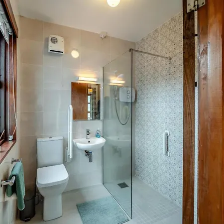 Prázdninový dům 3 Bed In Inch Oc-i304